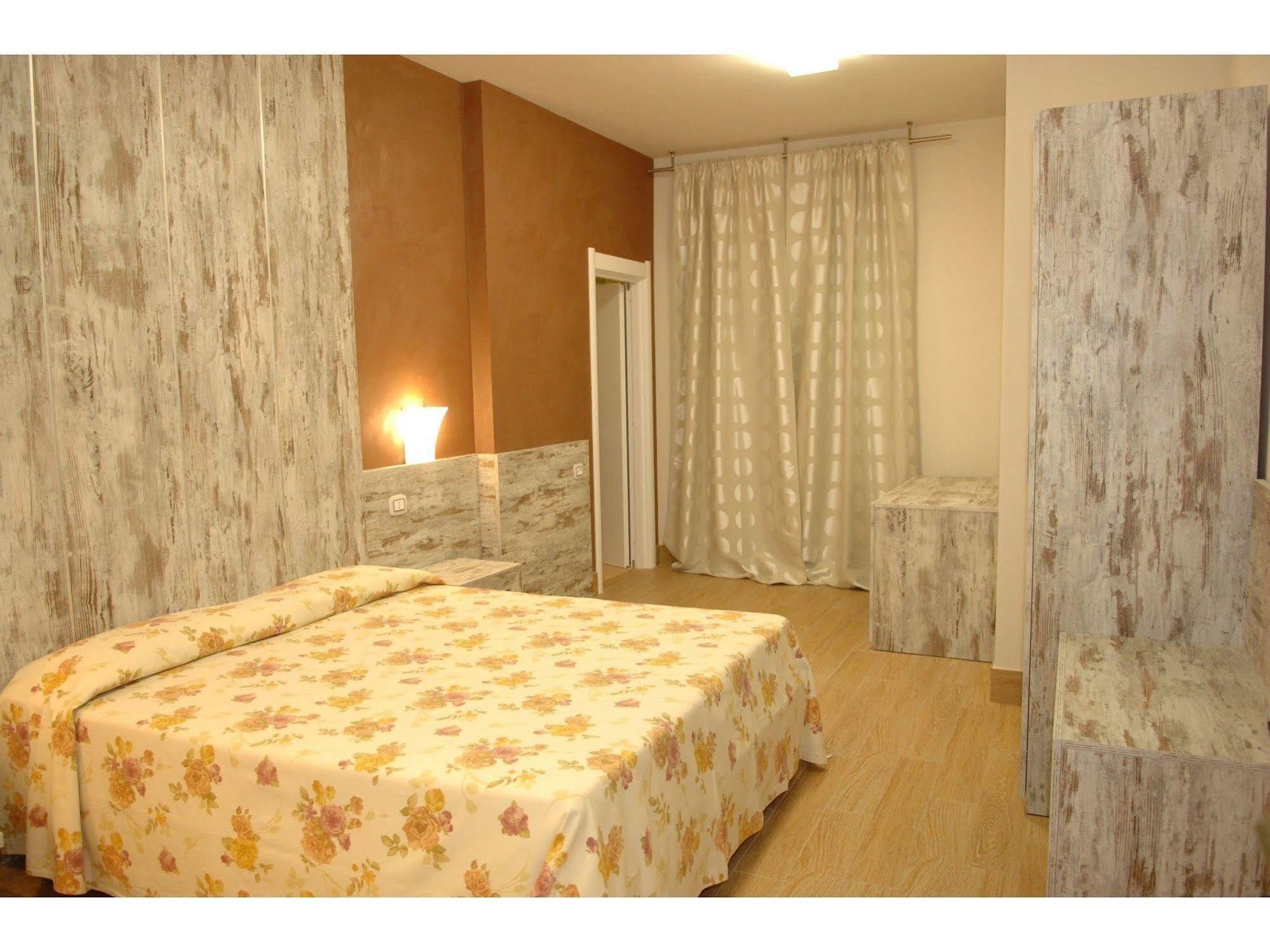 Hotel La Rosa Dei Venti Monte San Giusto Habitación foto